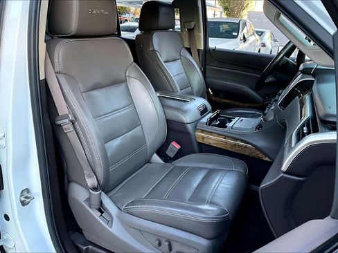Used 2016 GMC Yukon Denali image 8