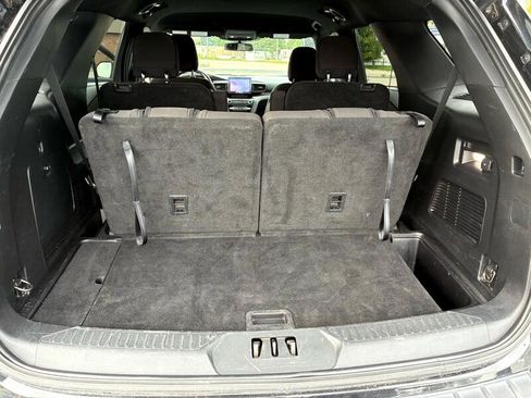 Used 2020 Ford Explorer XLT image 13