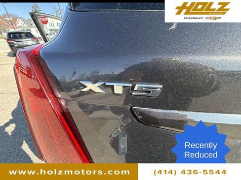 Used 2017 Cadillac XT5 Platinum w/ Driver Assist Package image 34