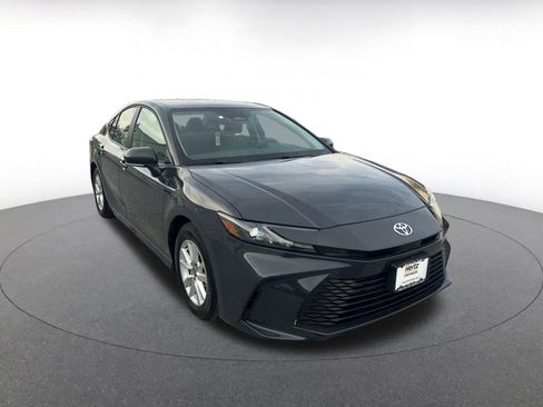Used 2025 Toyota Camry LE image 1