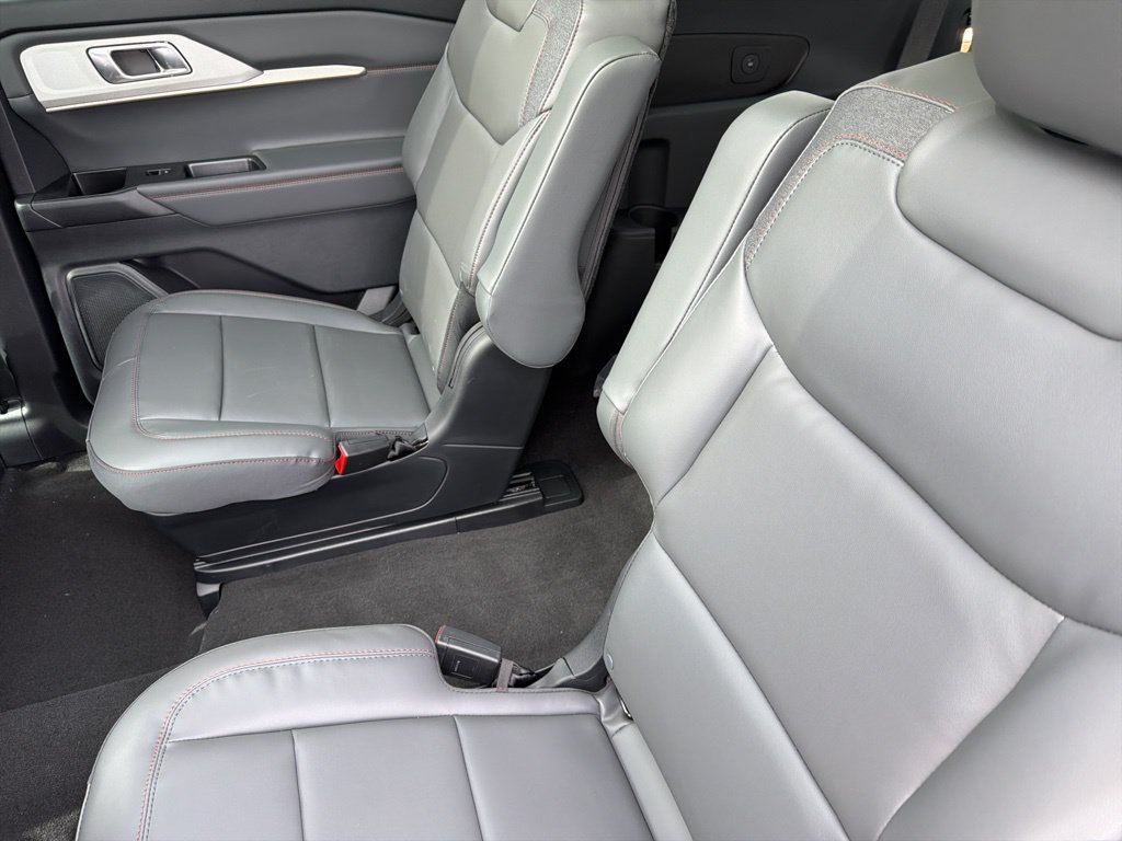New 2026 Ford Explorer Active w/ Active Comfort Package AWD/4WD image 11