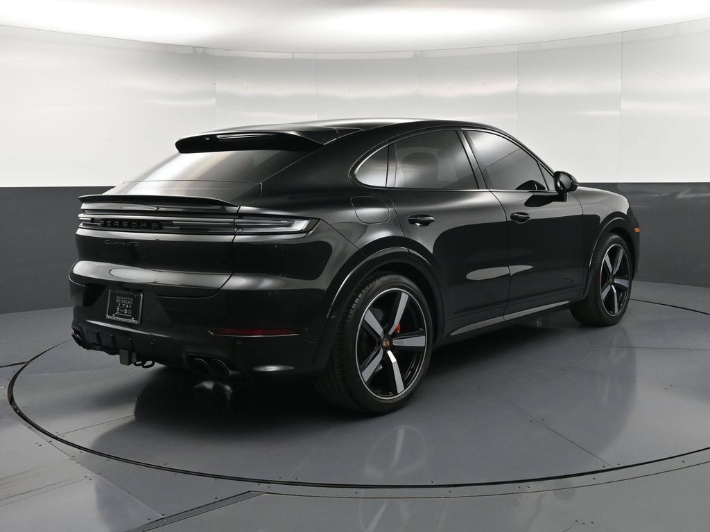 Certified 2025 Porsche Cayenne GTS AWD/4WD image 8