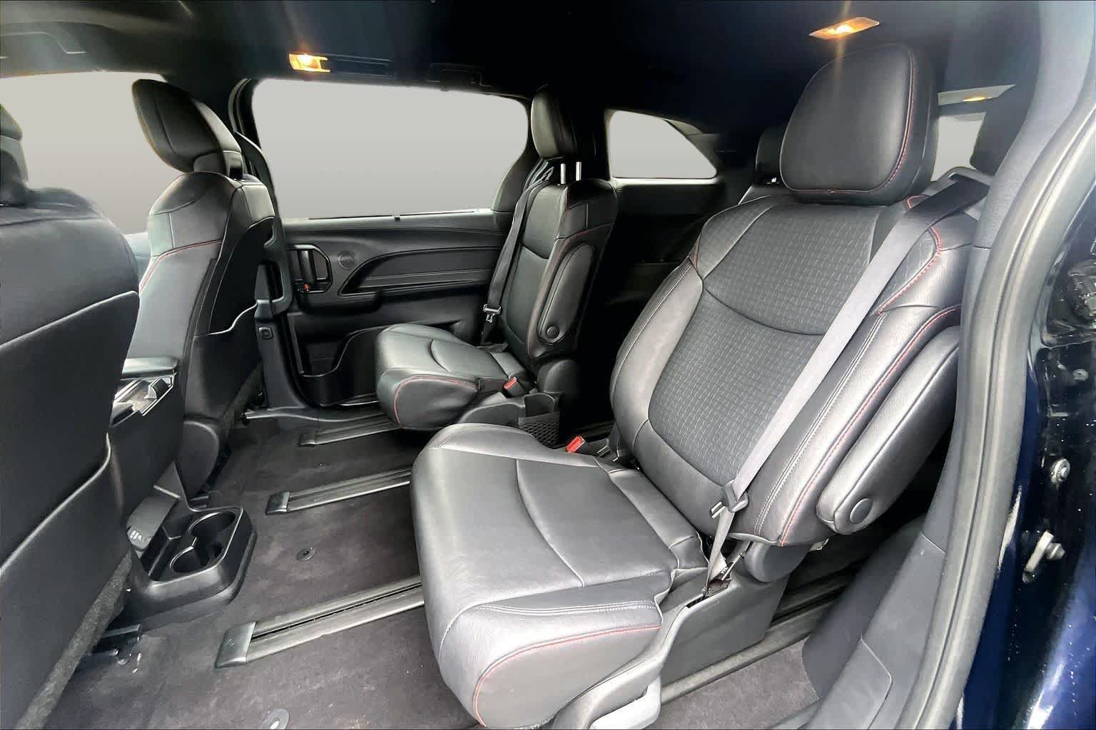 Used 2025 Toyota Sienna XSE w/ XSE Plus Package AWD/4WD image 20