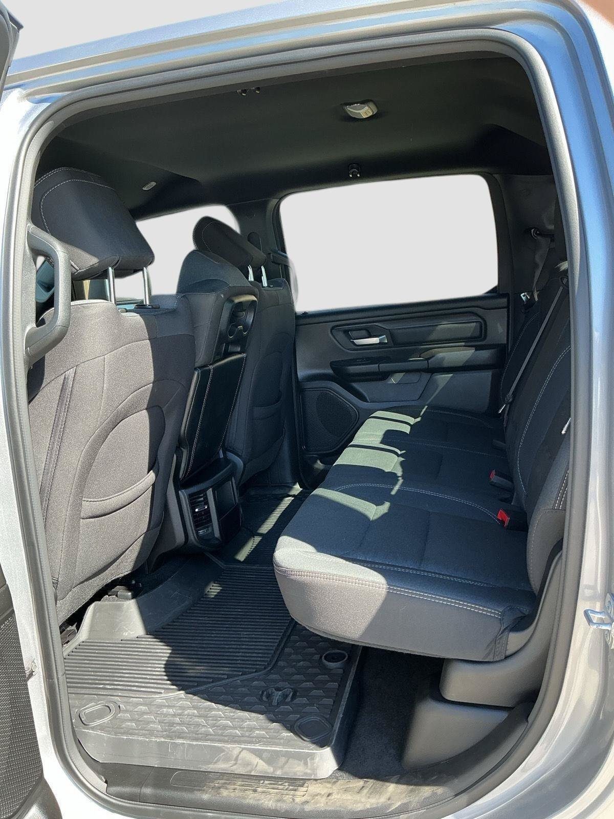 Used 2025 RAM 1500 Warlock AWD/4WD image 18
