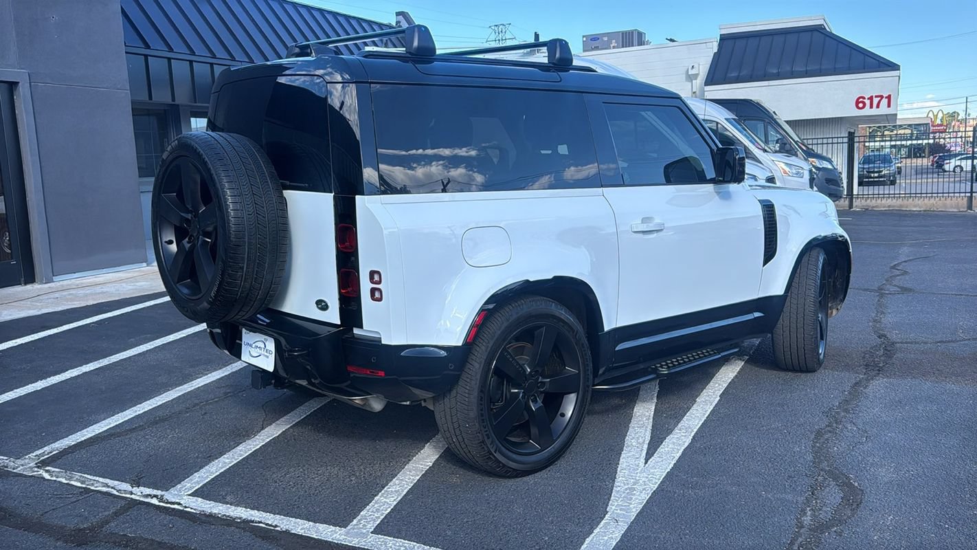 Used 2023 Land Rover Defender 90 X-Dynamic SE AWD/4WD image 3