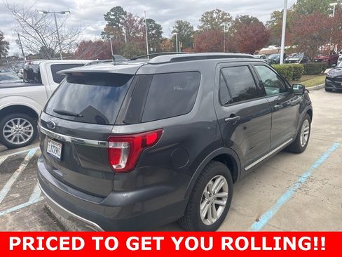 Used 2017 Ford Explorer XLT w/ Equipment Group 201A image 4