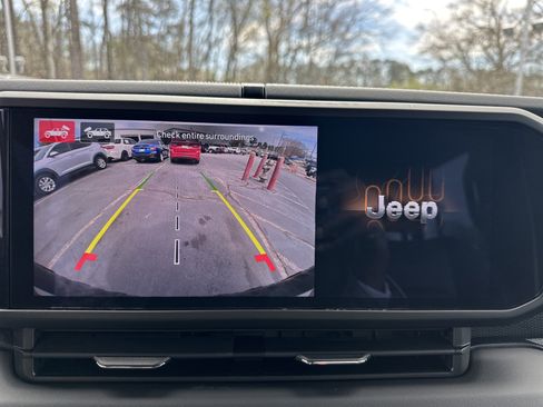 Used 2024 Jeep Wrangler Unlimited Rubicon w/ Technology Group image 33