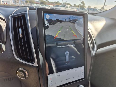 Certified 2024 Ford Edge SEL image 21