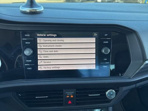 Used 2019 Volkswagen Jetta SEL image 16