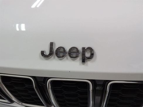 Certified 2023 Jeep Grand Cherokee L Limited image 13