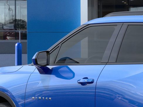 Used 2025 Chevrolet Blazer LT w/ Convenience Package image 46