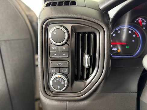 Used 2019 GMC Sierra 1500 4x4 Crew Cab w/ Convenience Package image 24