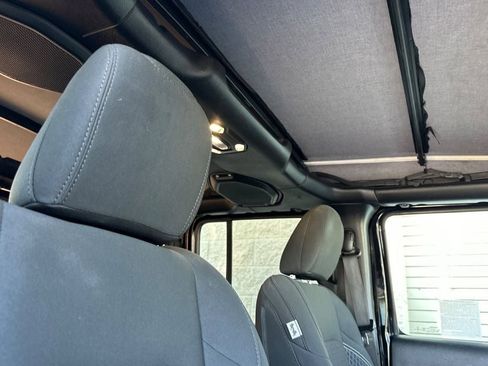 Used 2021 Jeep Wrangler Unlimited Sport image 14