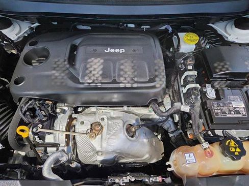 Used 2019 Jeep Cherokee High Altitude AWD/4WD image 21