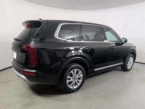 Used 2022 Kia Telluride LX image 7