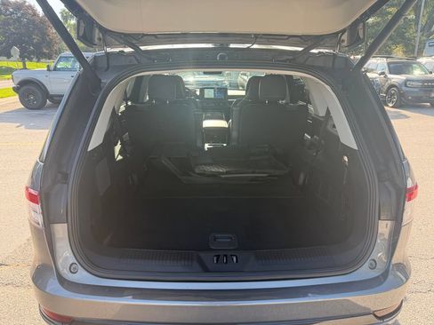 Used 2025 Lincoln Aviator Reserve w/ Equipment Group 201A AWD/4WD image 11