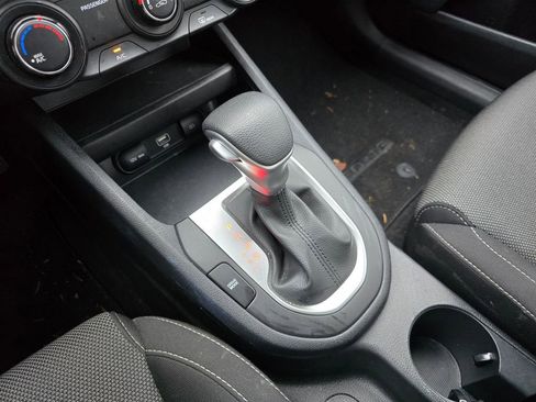 Certified 2024 Kia Forte LXS image 38