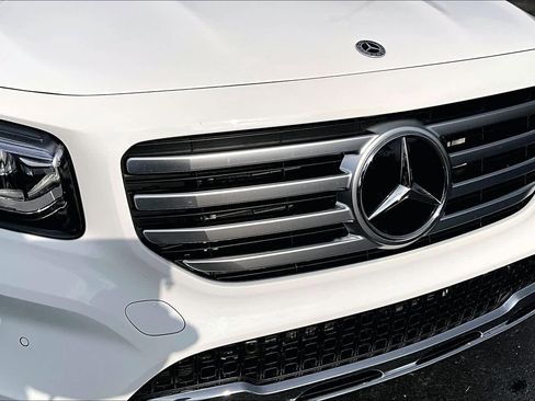 Certified 2025 Mercedes-Benz GLB 250 image 29