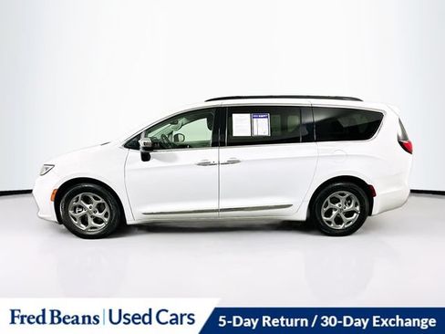 Used 2023 Chrysler Pacifica Limited FWD image 5