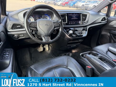 Used 2019 Chrysler Pacifica Touring-L w/ Advanced Safetytec Group FWD image 14