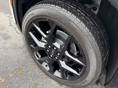 Used 2026 Chevrolet Traverse RS image 37