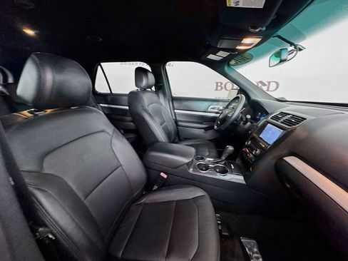 Used 2016 Ford Explorer XLT w/ Equipment Group 202A image 33