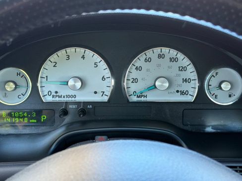 Used 2005 Ford Thunderbird RWD image 18