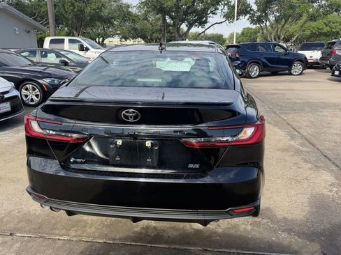 Used 2025 Toyota Camry SE w/ Multimedia Upgrade Package image 6