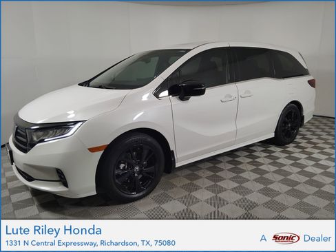 Certified 2024 Honda Odyssey Sport image 1