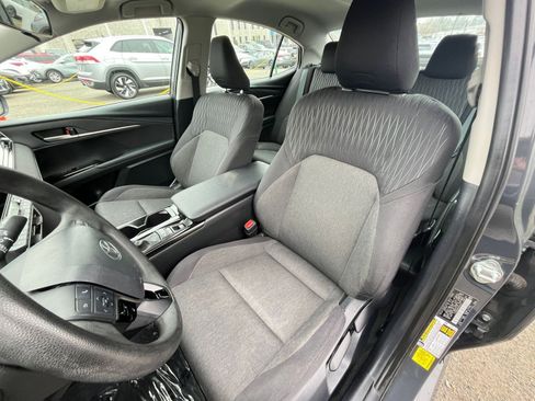 Used 2025 Toyota Camry LE image 36