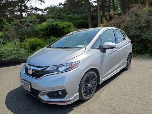 Used 2018 Honda Fit Sport image 3