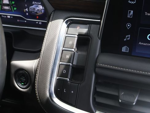 Certified 2024 Chevrolet Suburban Premier AWD/4WD image 23