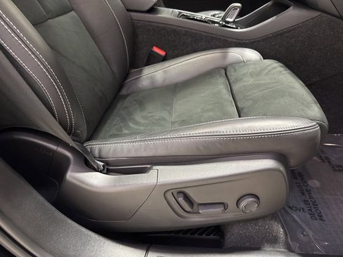 Used 2021 Volvo XC40 T5 R-Design w/ Climate Package image 35