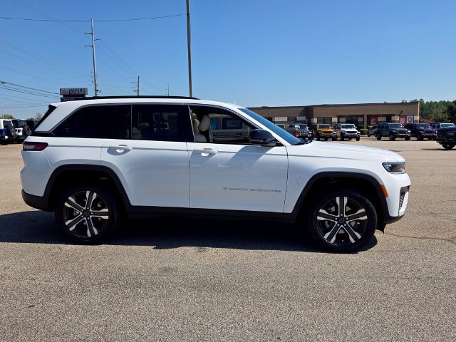 New 2027 Jeep Grand Cherokee Limited AWD/4WD image 16