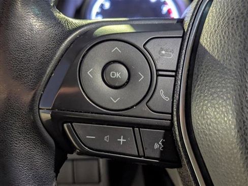 Used 2018 Toyota Camry SE image 5