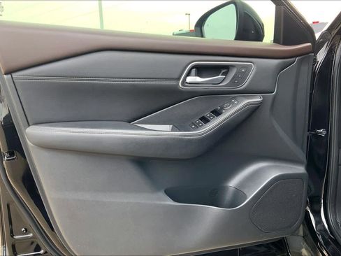 Used 2021 Nissan Rogue SL w/ Premium Package image 21