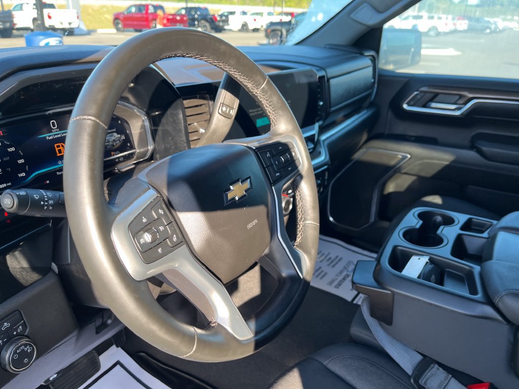 Used 2024 Chevrolet Silverado 1500 LT AWD/4WD image 15