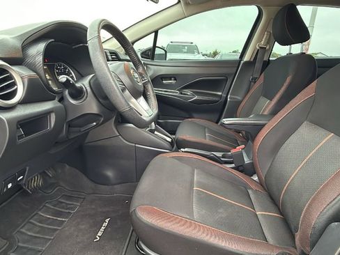 Used 2022 Nissan Versa SR w/ Convenience Package FWD image 10