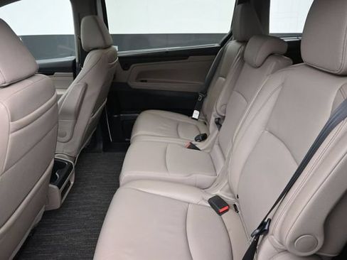 Used 2024 Honda Odyssey Touring image 19