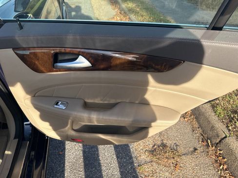 Used 2012 Mercedes-Benz CLS 550 4MATIC image 40