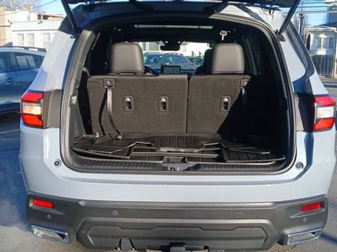 Used 2025 Honda Pilot Black Edition image 25