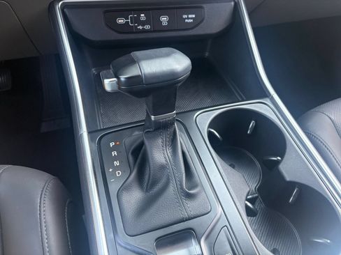 Used 2026 Kia Carnival FWD image 40