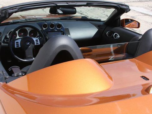 Used 2006 Nissan 350Z Touring RWD image 40