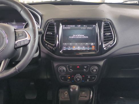 Certified 2018 Jeep Compass Limited w/ Navigation Group image 18