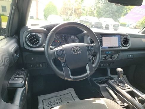 Used 2021 Toyota Tacoma TRD Sport image 19
