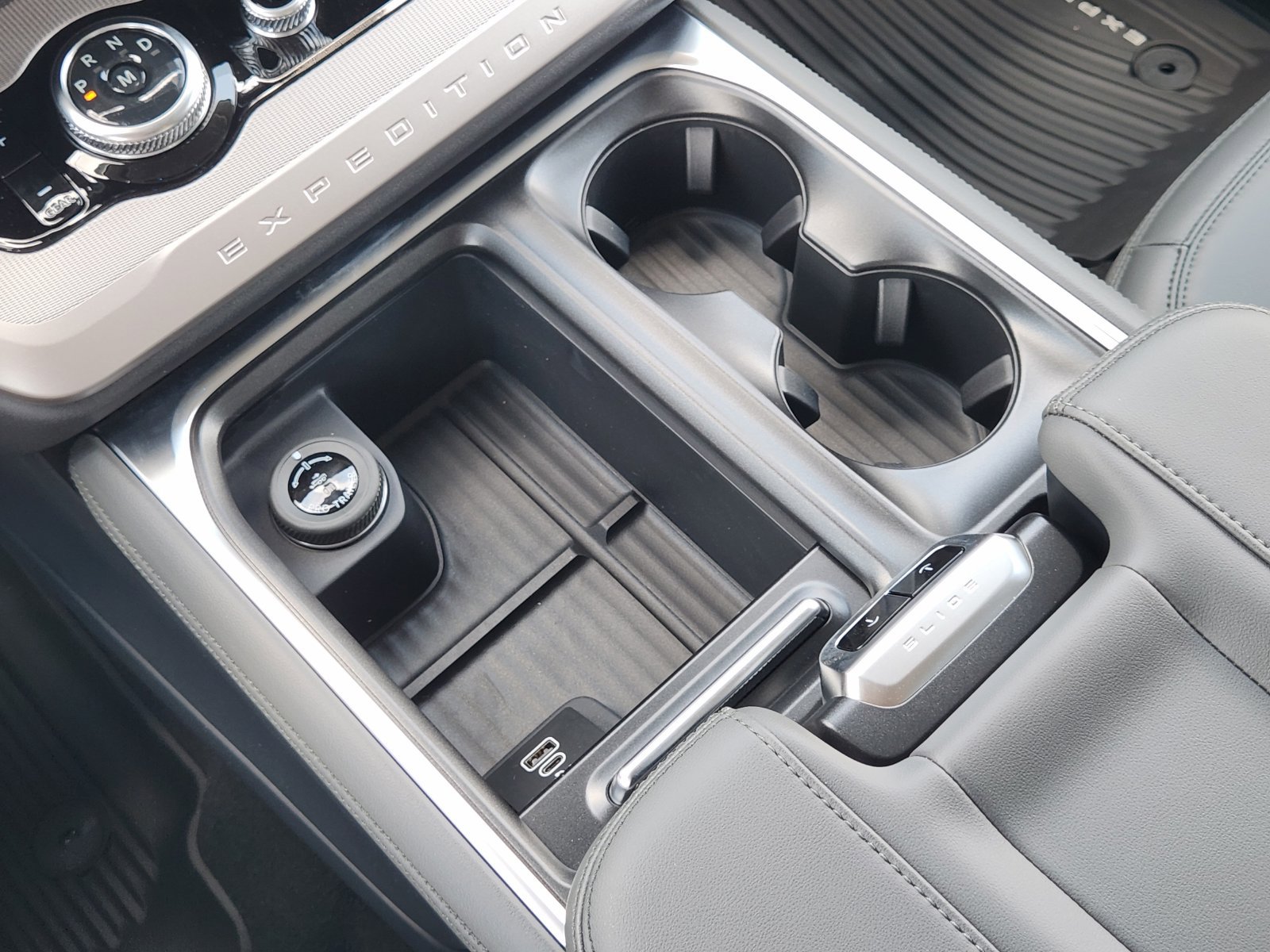 New 2026 Ford Expedition Active RWD image 18