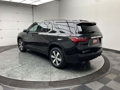Certified 2023 Chevrolet Traverse LT w/ LT Premium Package AWD/4WD image 2
