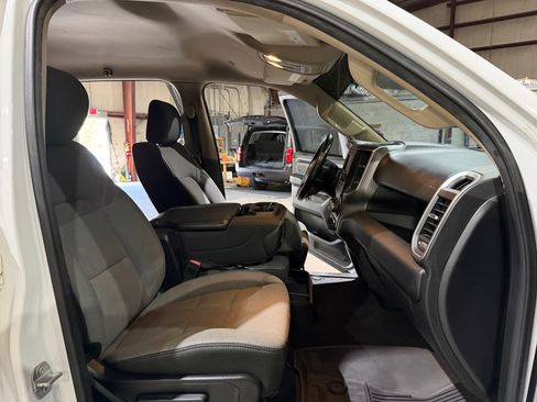 Used 2019 RAM 1500 Big Horn RWD image 25