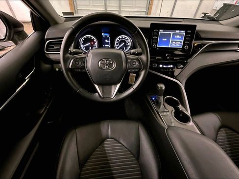 Used 2023 Toyota Camry SE image 5
