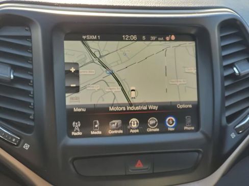 Used 2015 Jeep Cherokee Limited w/ Luxury Group image 33